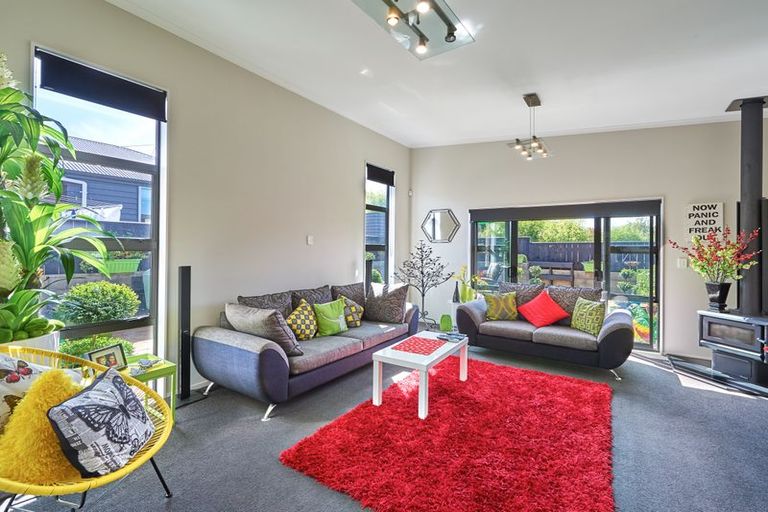 Photo of property in 18 Galea Grove, Kelvin Grove, Palmerston North, 4414