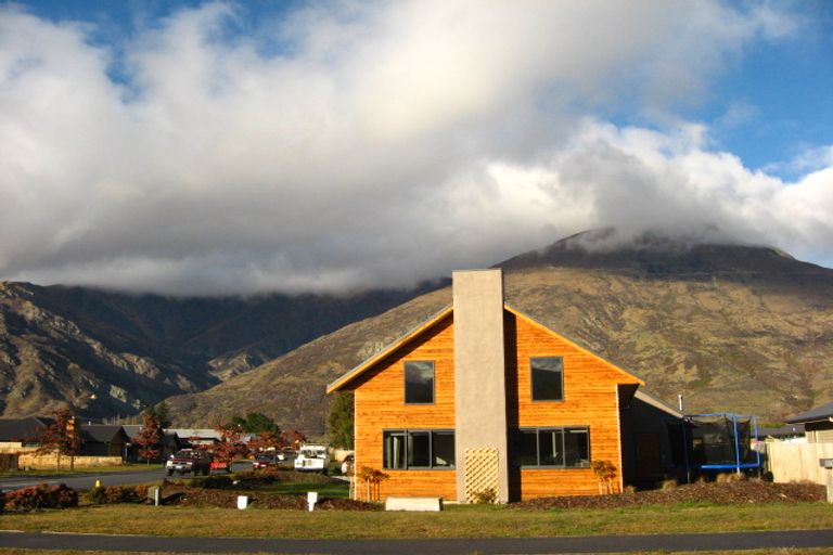 Photo of property in 16 Erskine Street, Lake Hayes, Queenstown, 9304