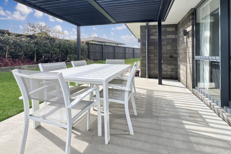 Photo of property in 3 Omahuru Road, Glenbrook, 2681