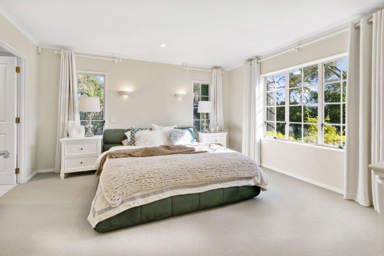 Photo of property in 12 San Jose Rise, Shamrock Park, Auckland, 2016