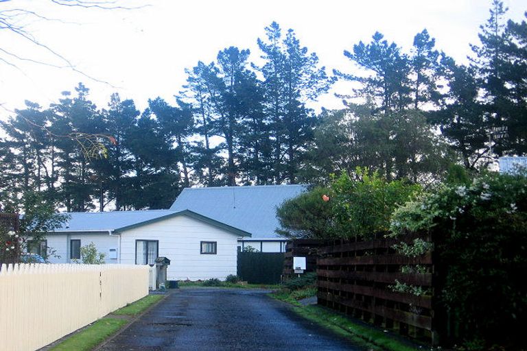 Photo of property in 56 Newton Place, Westbrook, Palmerston North, 4412