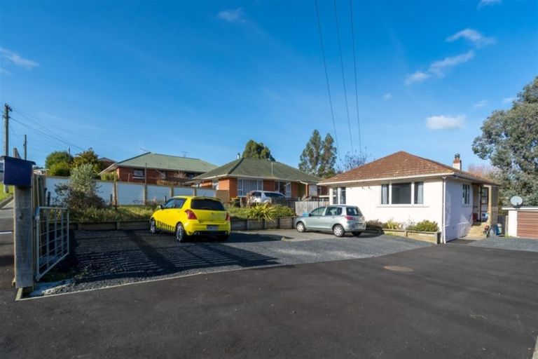 Photo of property in 10 Waldron Crescent, Green Island, Dunedin, 9018