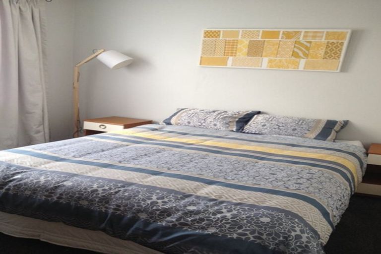 Photo of property in 16 Freyberg Street, Roslyn, Palmerston North, 4414