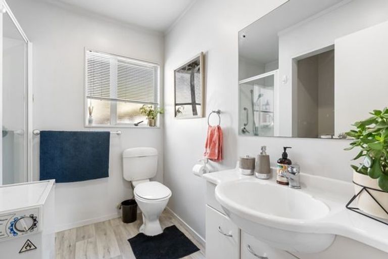 Photo of property in 16 Alfred Street, Northcote Point, Auckland, 0627