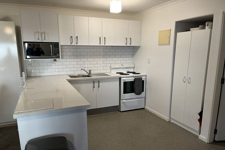 Photo of property in 17 Downing Place, Welcome Bay, Tauranga, 3112