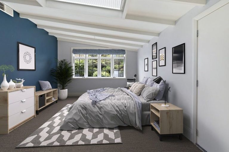 Photo of property in 10 Hillview Crescent, Paparangi, Wellington, 6037