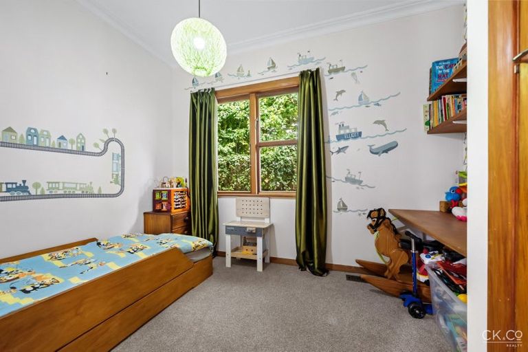 Photo of property in 465 Stokes Valley Road, Stokes Valley, Lower Hutt, 5019