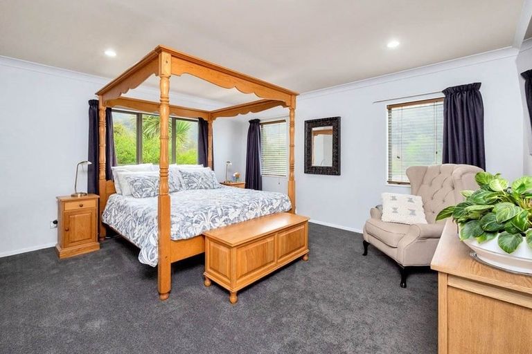 Photo of property in 40 Helen Ryburn Place, Torbay, Auckland, 0630