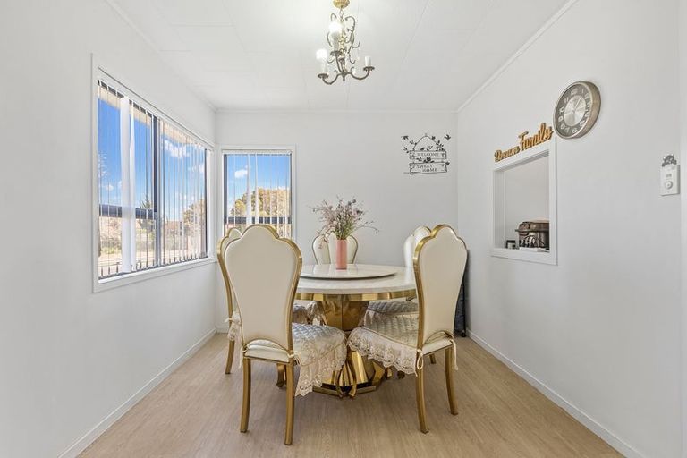 Photo of property in 213 Mahia Road, Wattle Downs, Auckland, 2103