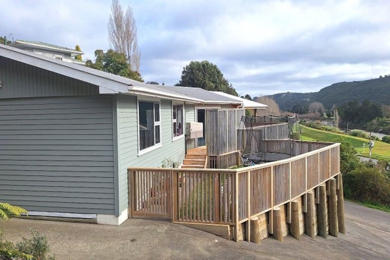 Photo of property in 17 Thomas Street, Stokes Valley, Lower Hutt, 5019