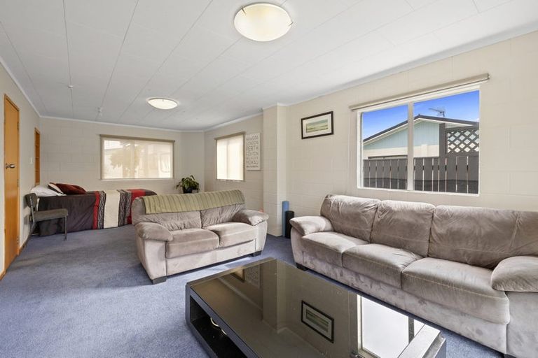 Photo of property in 5a Wesley Avenue, Frankleigh Park, New Plymouth, 4310