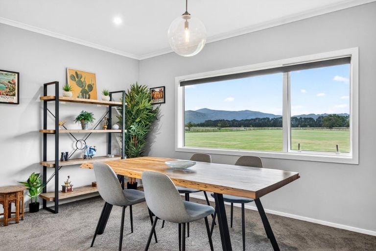 Photo of property in 32 Spencer Lane, Greytown, 5712