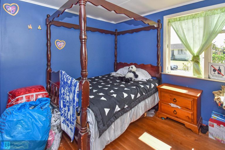 Photo of property in 9 Forbury Place, Mangere, Auckland, 2022