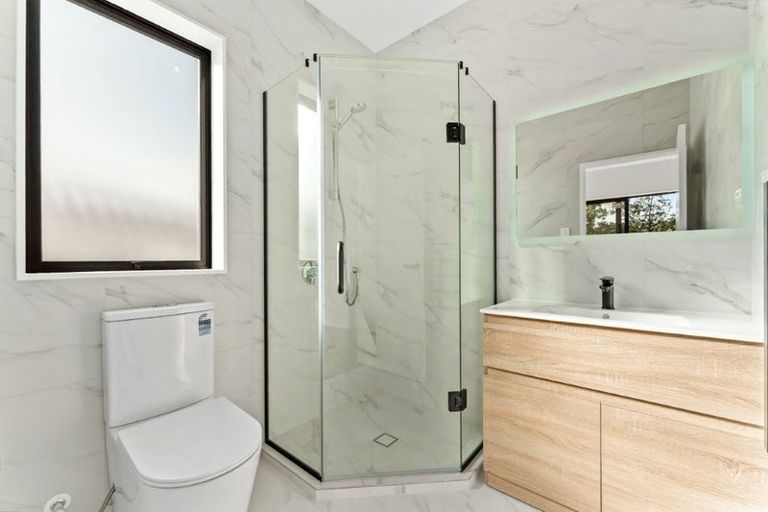Photo of property in 19b Red Beach Road, Red Beach, 0932
