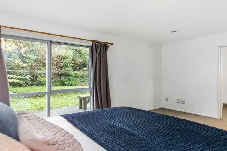 Photo of property in 56 Saddleback Grove, Karori, Wellington, 6012