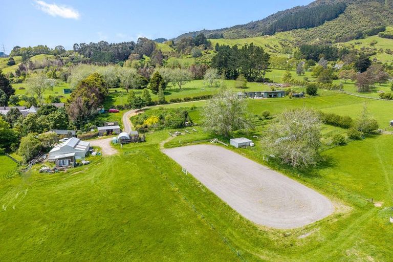 Photo of property in 50 Kents Road, Reikorangi, Waikanae, 5391