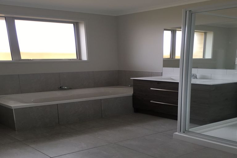 Photo of property in 7 Oka Street, Papamoa Beach, Papamoa, 3118