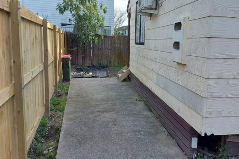 Photo of property in 2/25 Margaret Road, Papatoetoe, Auckland, 2025