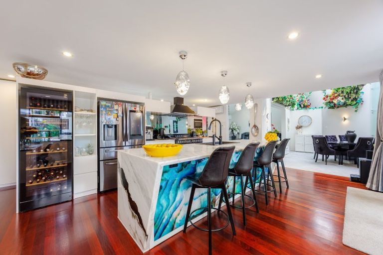 Photo of property in 3 Holyoake Place, Chatswood, Auckland, 0626