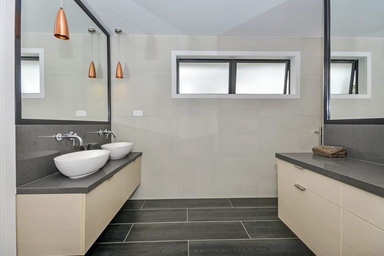 Photo of property in 1568 Old North Road, Helensville, 0875