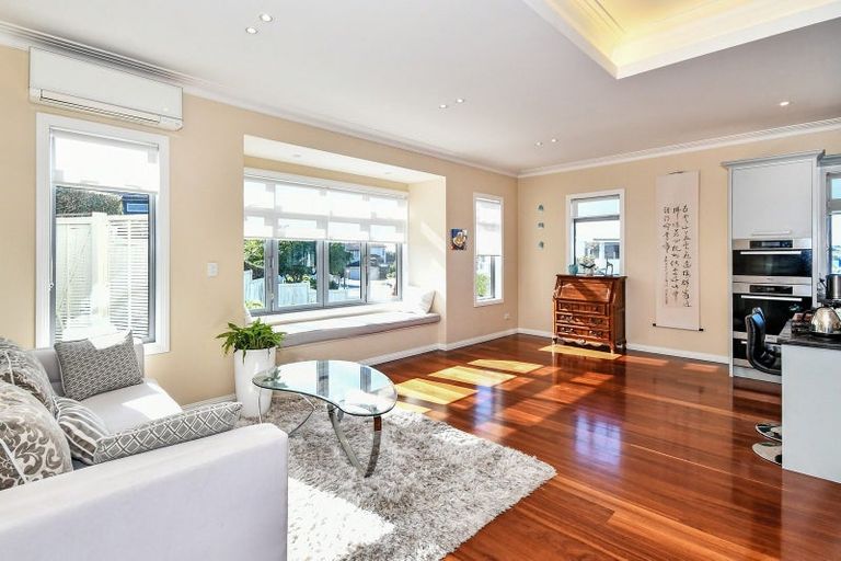 Photo of property in 11 Swindon Close, Mellons Bay, Auckland, 2014