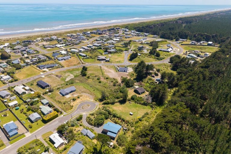 Photo of property in 184-190 Kahukura Avenue, Waitarere Beach, Levin, 5510