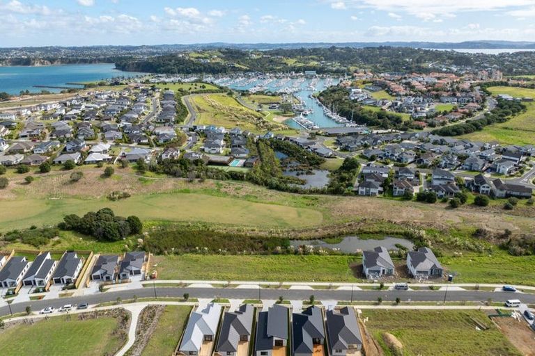 Photo of property in 34 Whakairo Crescent, Gulf Harbour, Whangaparaoa, 0930