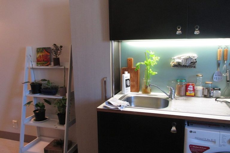 Photo of property in Urbane Apartments, 23/29 Webb Street, Mount Cook, Wellington, 6011