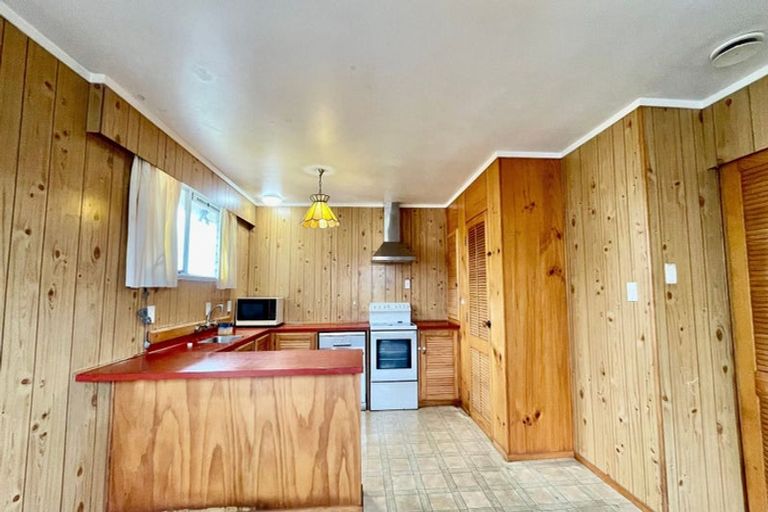 Photo of property in 1/17 Ashbourne Place, Glendene, Auckland, 0602