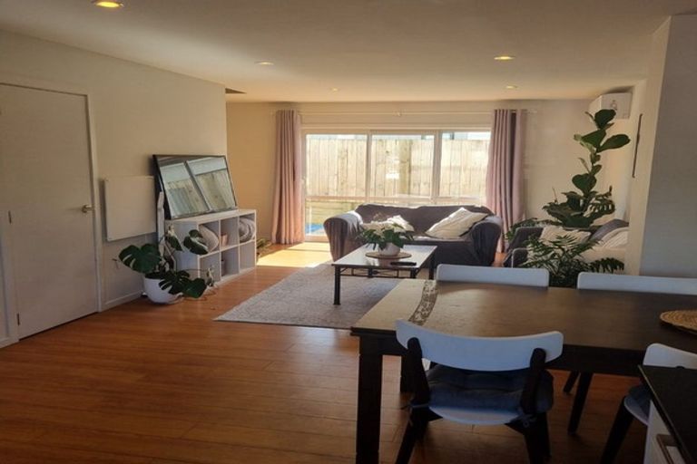 Photo of property in 1u1 June Place, Hamilton East, Hamilton, 3216