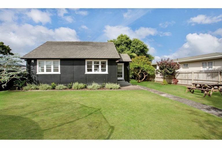 Photo of property in 43 Takanini Road, Takanini, 2112