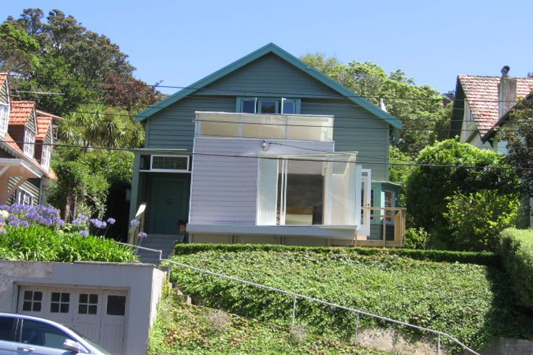 Photo of property in 8 Glen Road, Kelburn, Wellington, 6012