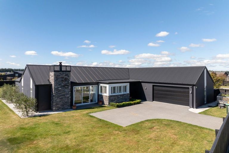 Photo of property in 10 Silver Peaks Drive, West Melton, 7618