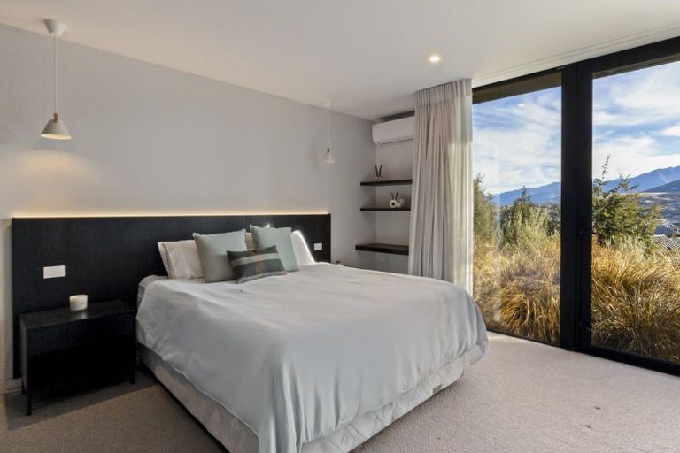 Photo of property in 24 Double Cone Road, Jacks Point, Queenstown, 9371