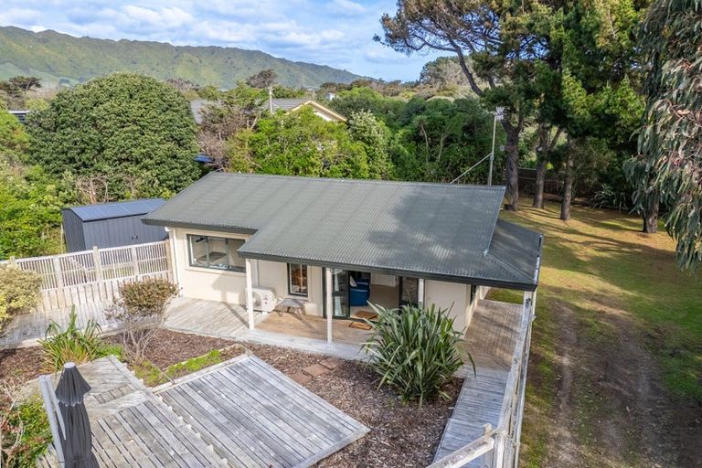 Photo of property in 283 Peka Peka Road, Peka Peka, Waikanae, 5391