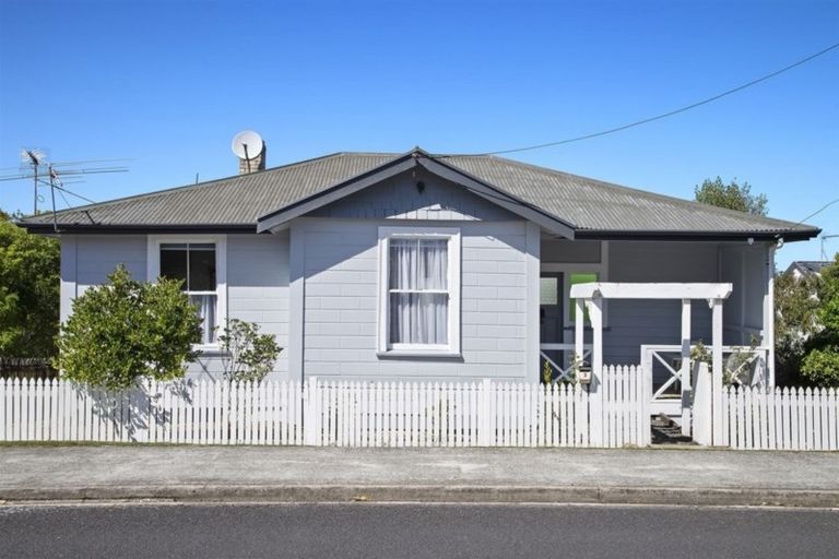 Photo of property in 3 Kaiwaka Road, Waiuku, 2123