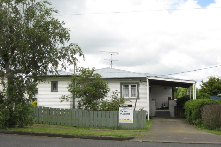 Photo of property in 6 O'connor Drive, Pukekohe, 2120