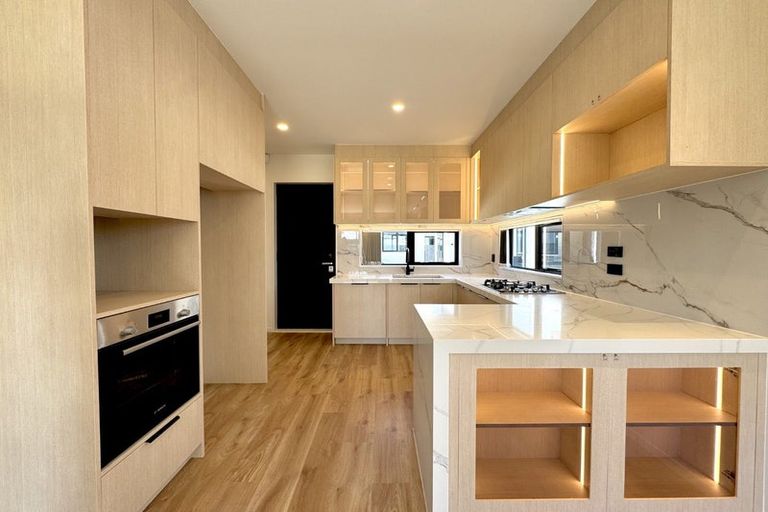 Photo of property in 4d Tainui Terrace, Mangere Bridge, Auckland, 2022