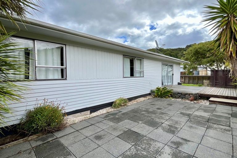 Photo of property in 11 Kendal Grove, Wainuiomata, Lower Hutt, 5014