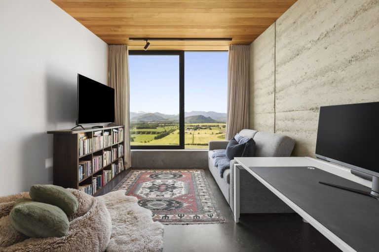 Photo of property in 633 Mount Barker Road, Wanaka, 9382