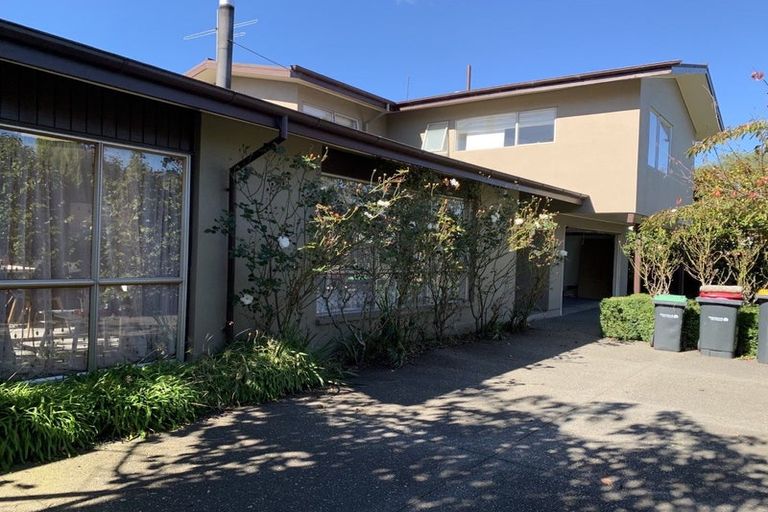 Photo of property in 46 Bryndwr Road, Fendalton, Christchurch, 8052