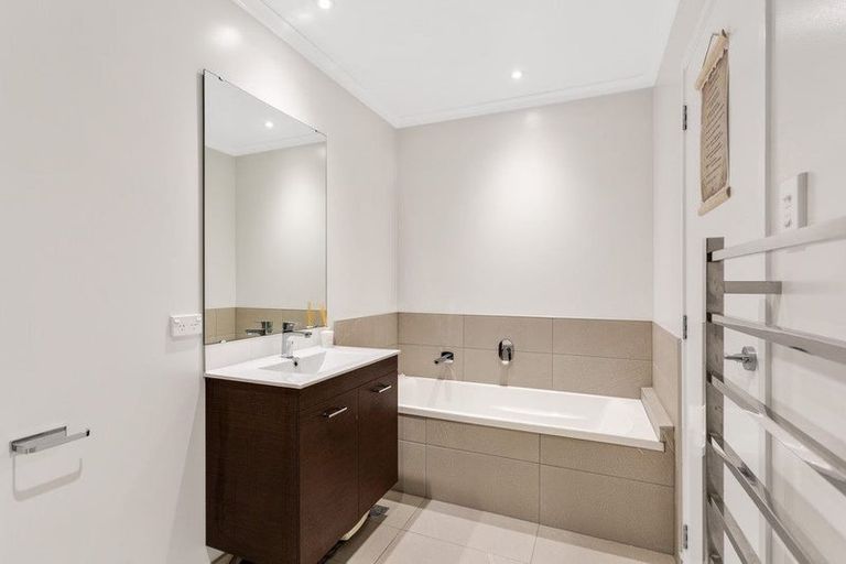 Photo of property in 21 Rangihina Road, Hobsonville, Auckland, 0616