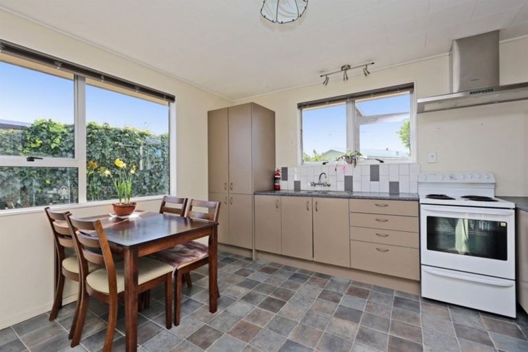 Photo of property in 2/8 Kauri Street, Taradale, Napier, 4112