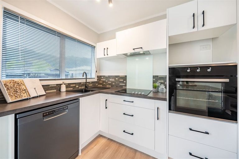 Photo of property in 3f7- Wilford Street, Wallaceville, Upper Hutt, 5018