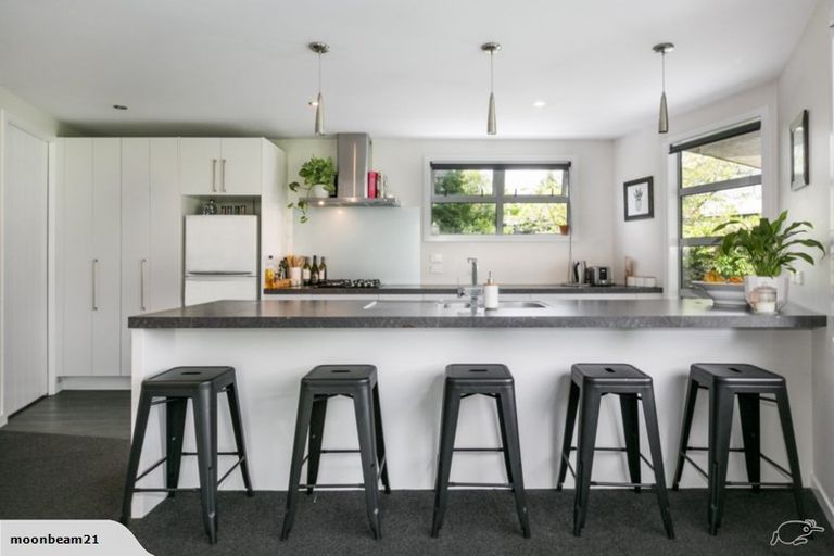 Photo of property in 9a Saint Hill Lane, Havelock North, 4130