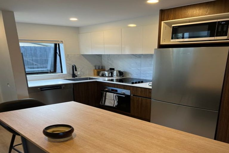 Photo of property in 5/72 Tiraumea Drive, Pakuranga, Auckland, 2010