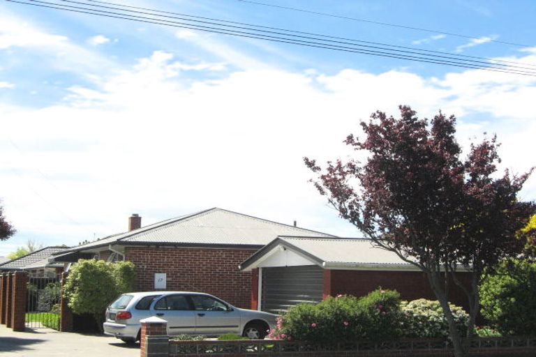Photo of property in 17 Daniels Road, Redwood, Christchurch, 8051
