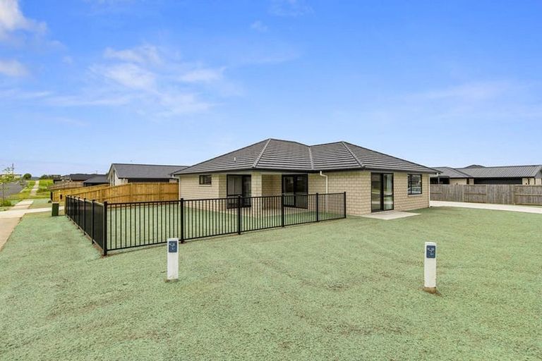 Photo of property in 36 Murray Ward Drive, Te Kauwhata, 3710