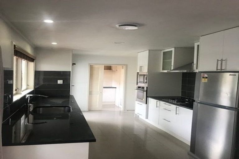 Photo of property in 53 Neal Avenue, Glenfield, Auckland, 0629
