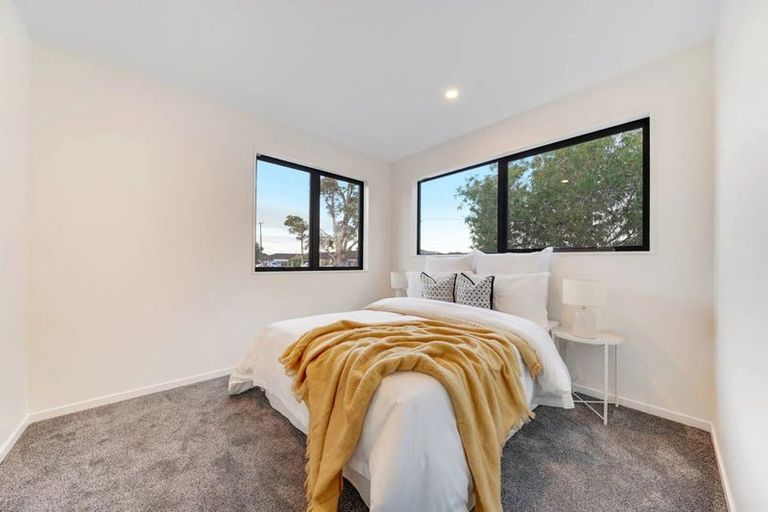 Photo of property in 511a Massey Road, Mangere, Auckland, 2022
